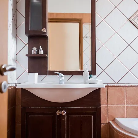 Discover Evia Aliveri